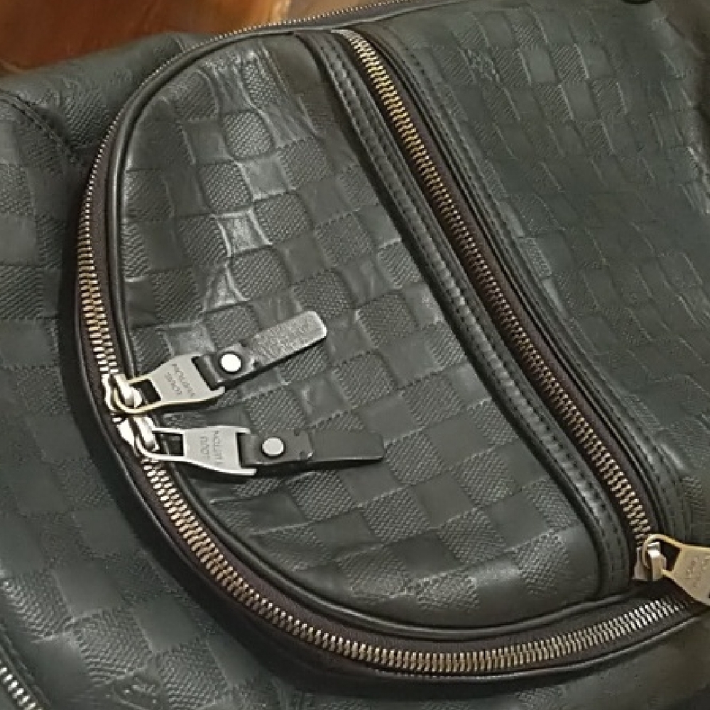 Louis Vuitton Black Men's Backpack - Picture 6 of 7
